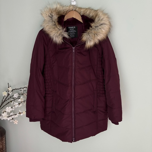 Torrid Nylon Fur Trim Fit And Flare Puffer Size 1X - Picture 7 of 9